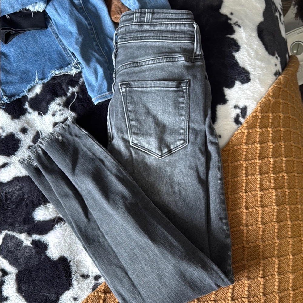 Gray Skinny Jeans with Faded Denim Look